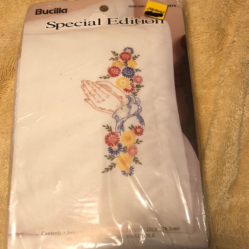 BUCILLA PRAYING HANDS PILLOWCASE PAIR 64974 STAMPED EMBROIDERY 20"x30"